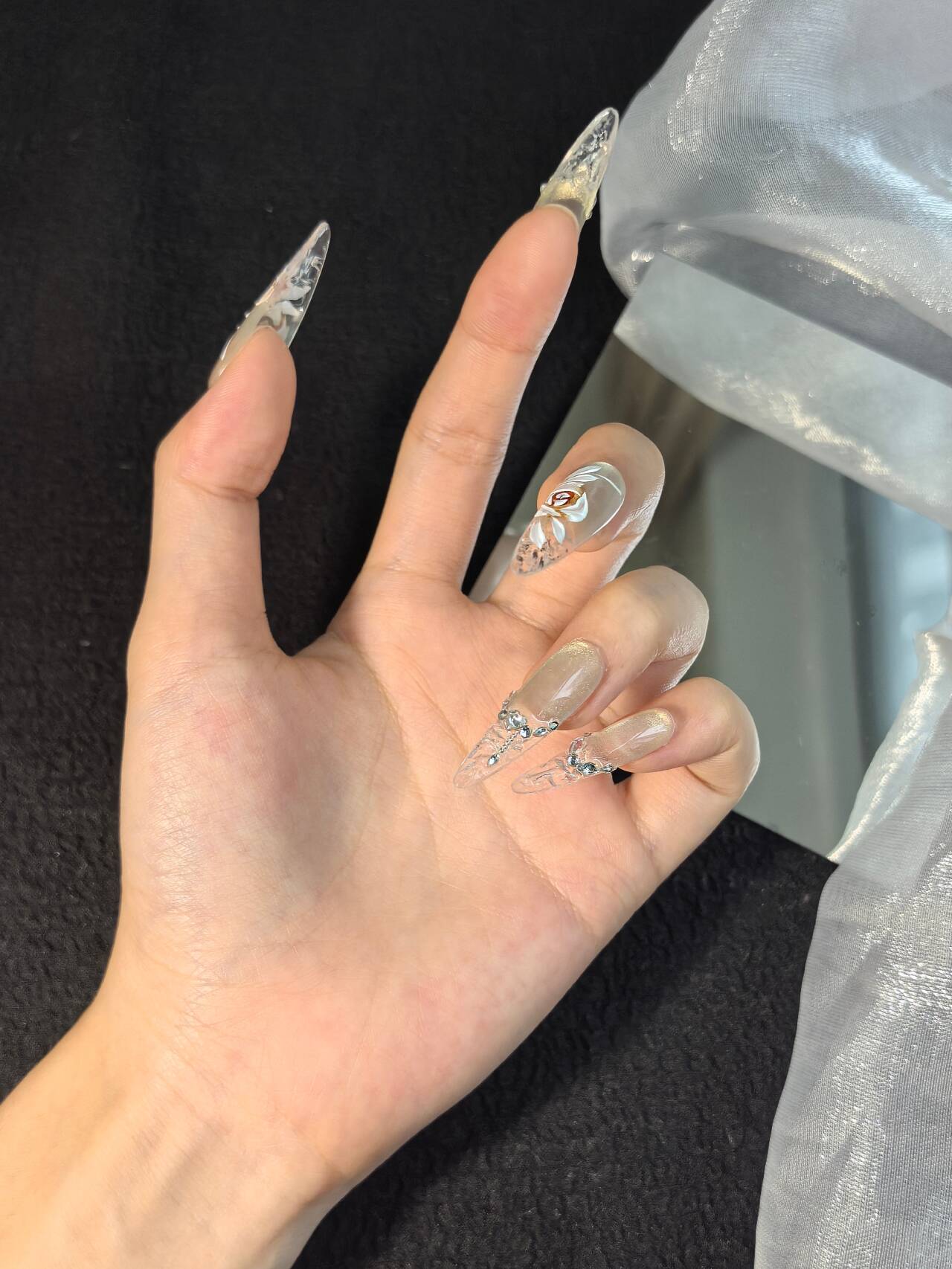 Nailumo·Glass