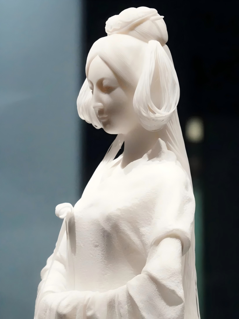 Nailumo·Lunar White